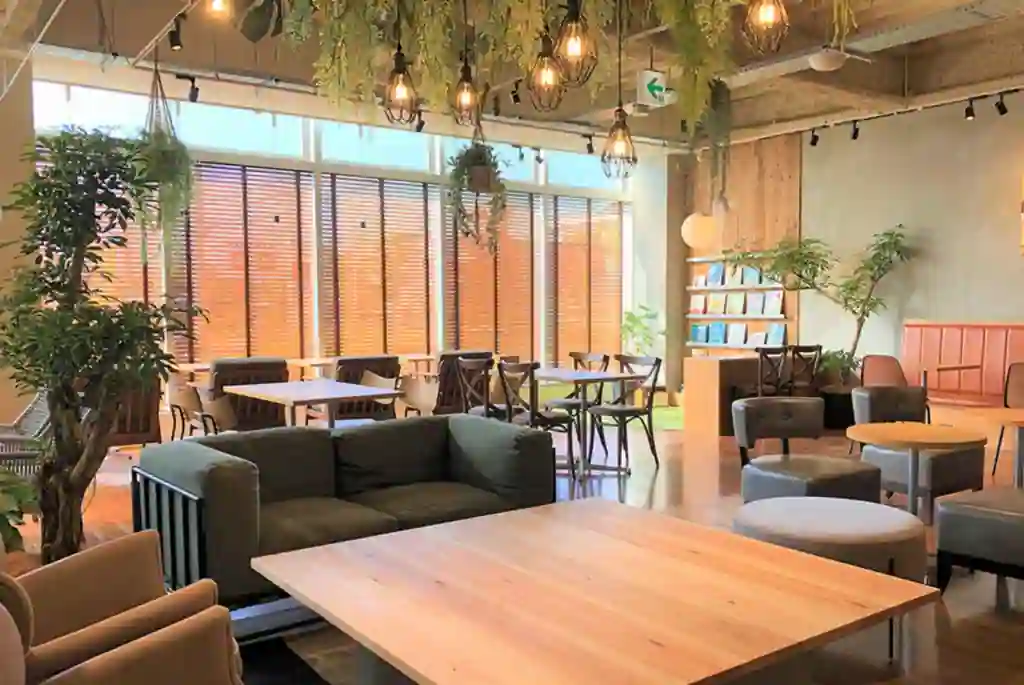 牧野高校前店カフェラウンジ